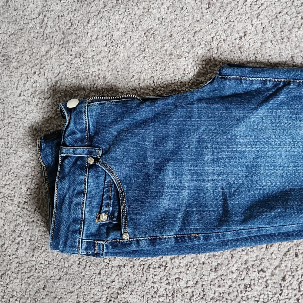 Jeans - Picture 2 of 4